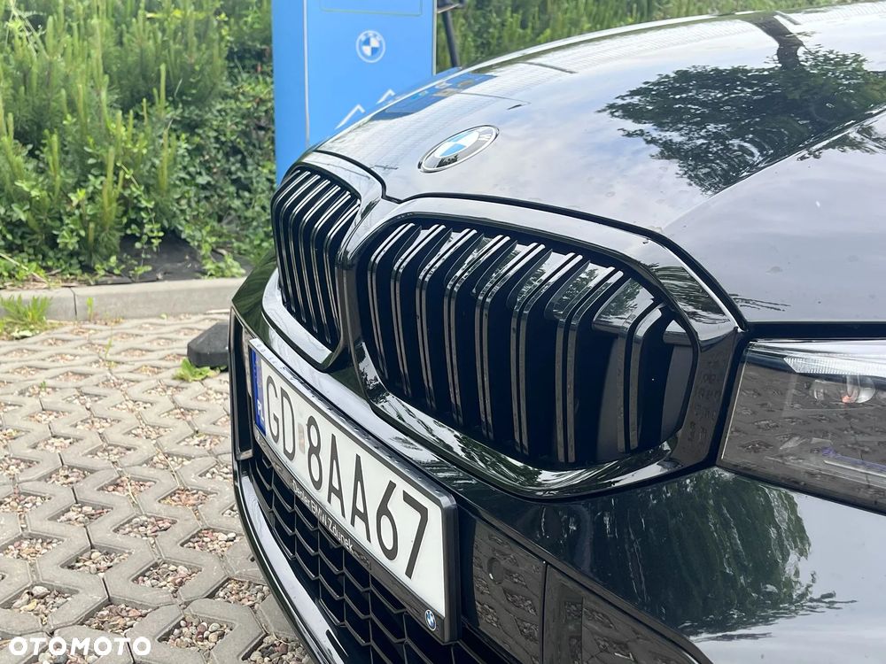 BMW Seria 3 320d xDrive mHEV - 33