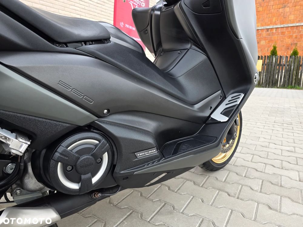 Yamaha Tmax - 16