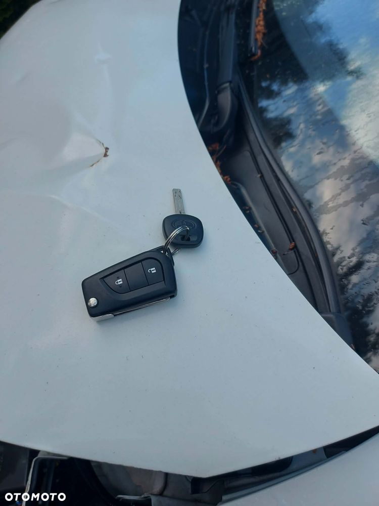 Toyota Aygo x-play - 4