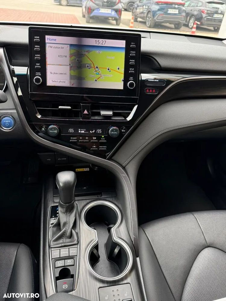 Toyota Camry - 17