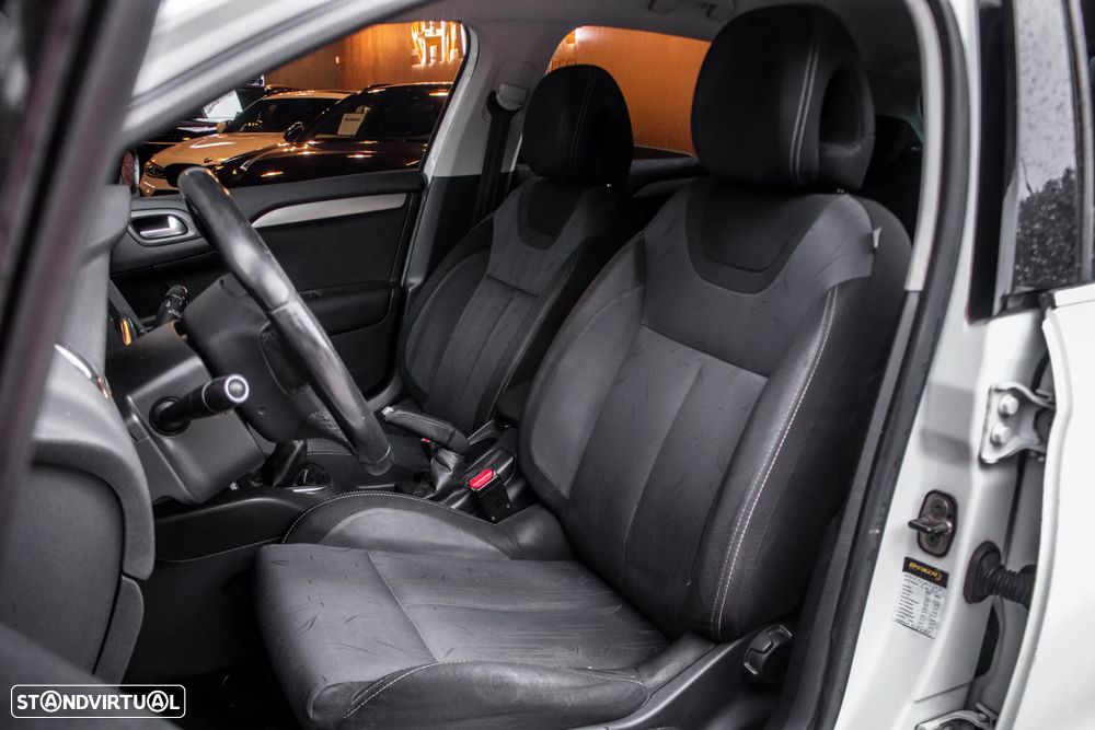 Citroën C4 HDi 90 Attraction - 22
