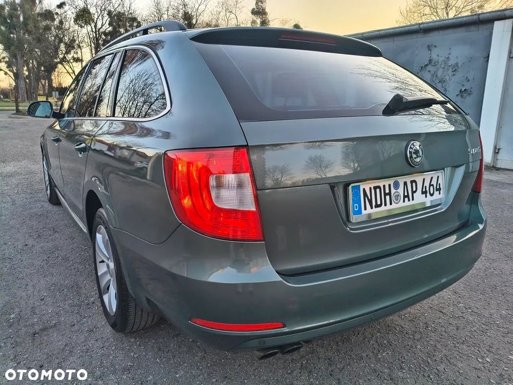 Skoda Superb 2.0 TDI PD Comfort - 14