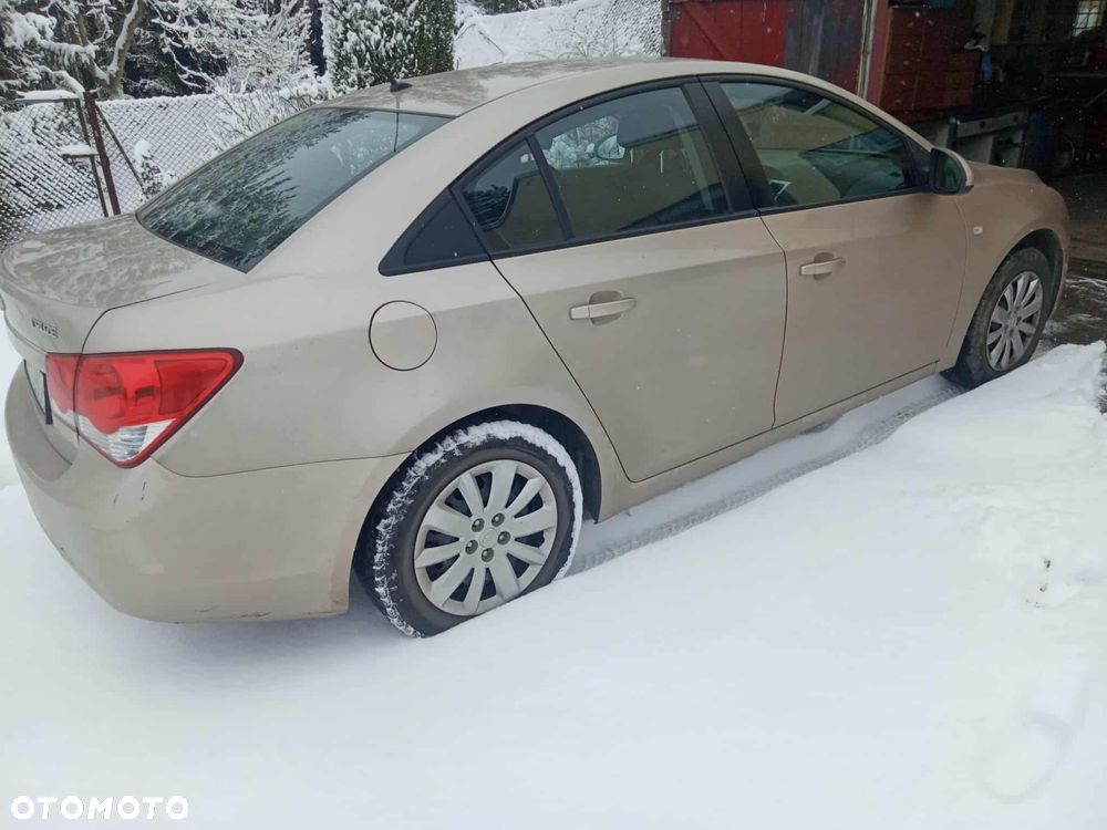 Chevrolet Cruze 1.8 LS+ - 7