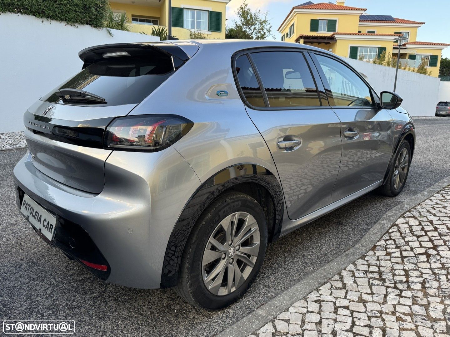 Peugeot e-208 50 kWh Allure - 1