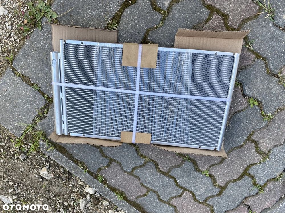 CHŁODNICA KLIMATYZACJI TOYOTA PRIUS II 8845047020 ZAMIENIK - 1