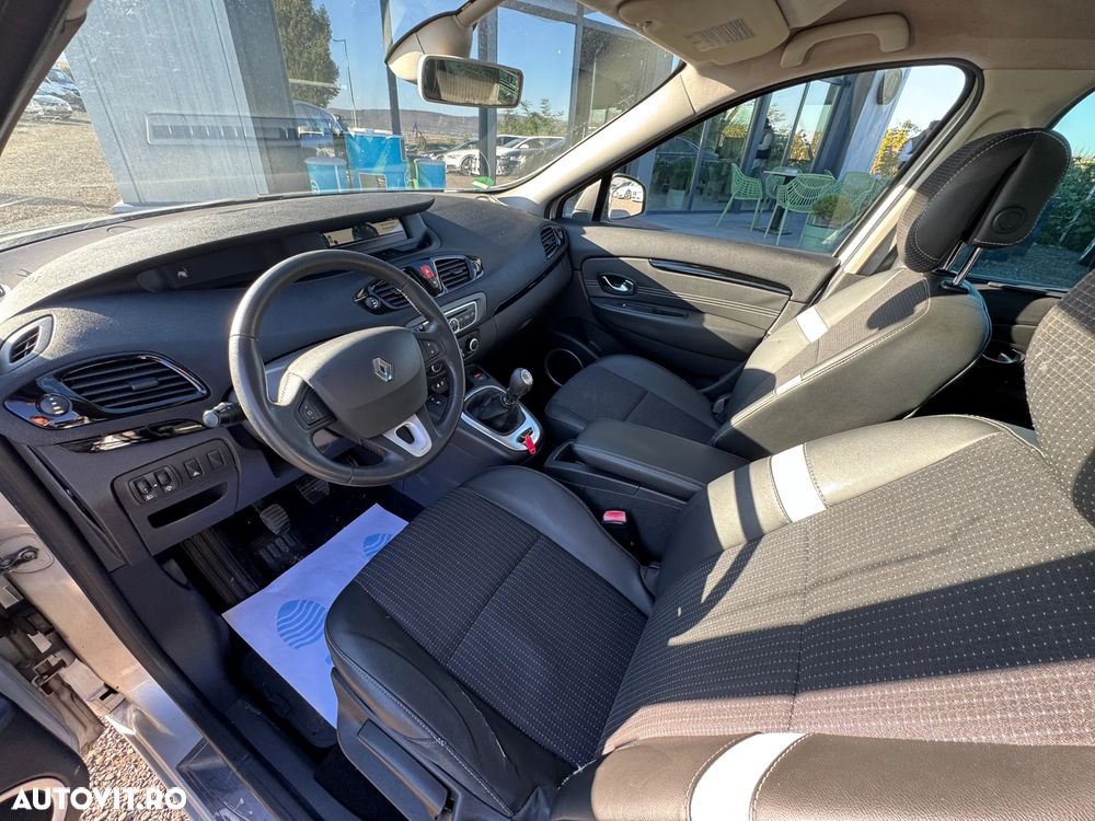 Renault Scenic 1.9dCi Privilege - 12