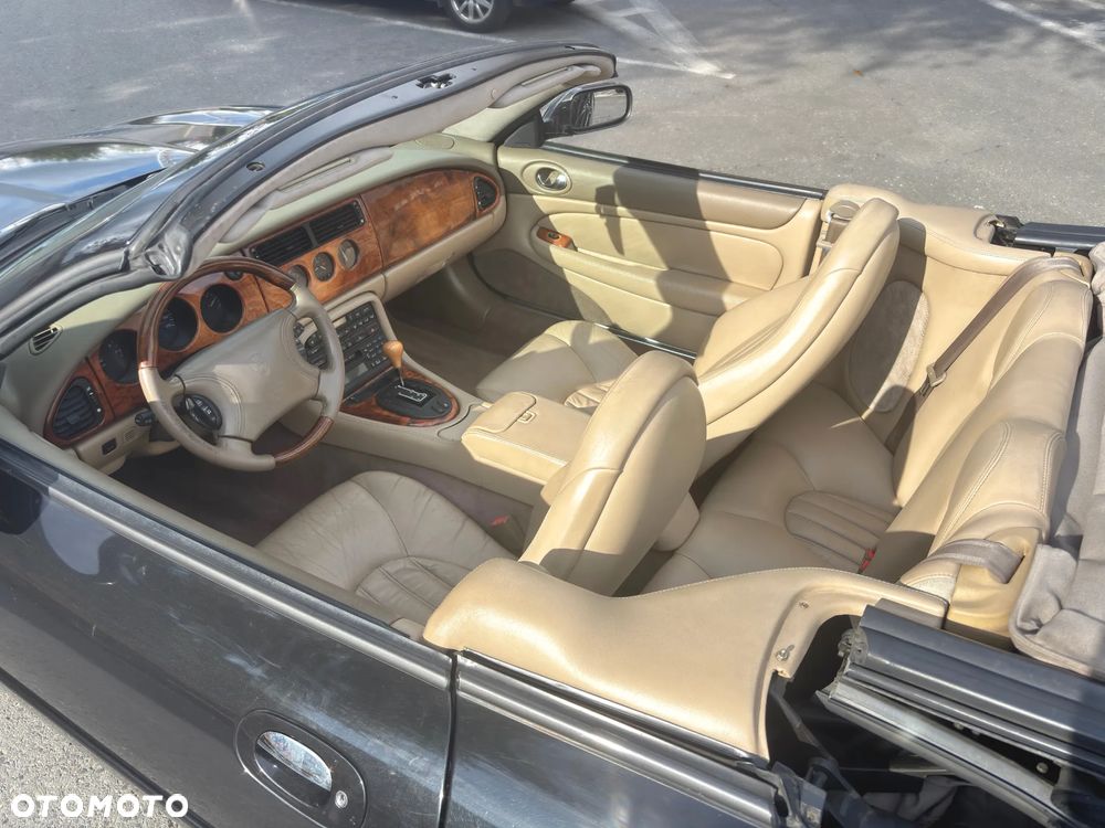 Jaguar XK8 Cabriolet - 5