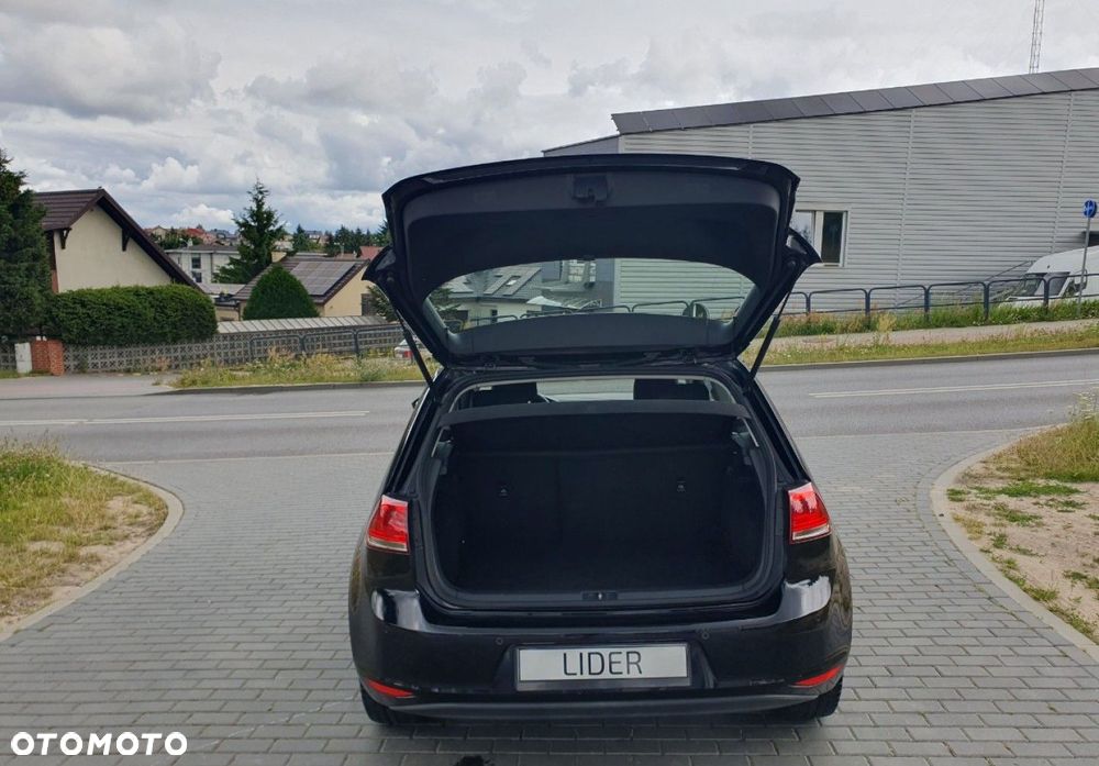 Volkswagen Golf - 23