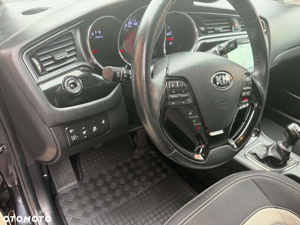 Kia Ceed 1.4 CVVT Dream-Team Edition - 12