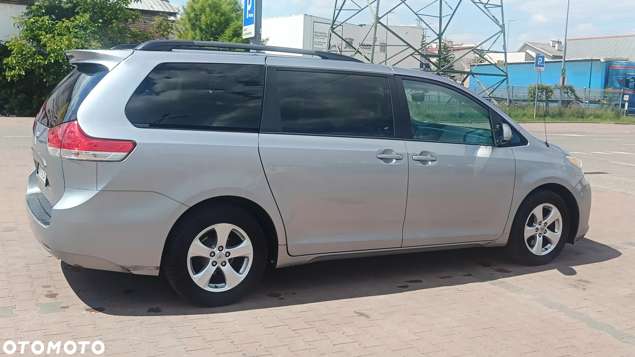Toyota Sienna 3.5 V6 SE - 13