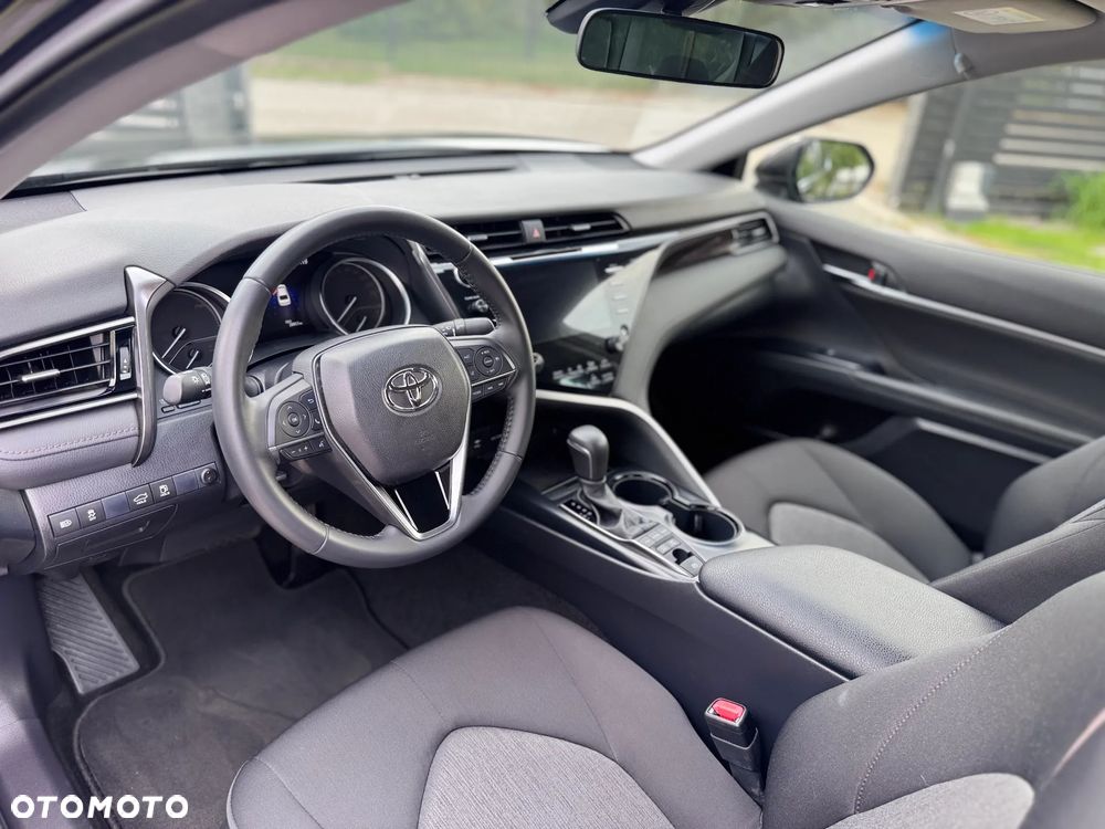 Toyota Camry 2.5 Hybrid Comfort CVT - 18