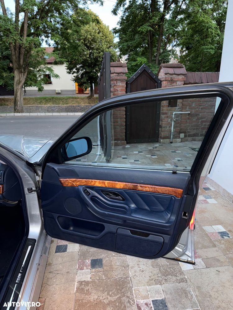 BMW Seria 7 - 18