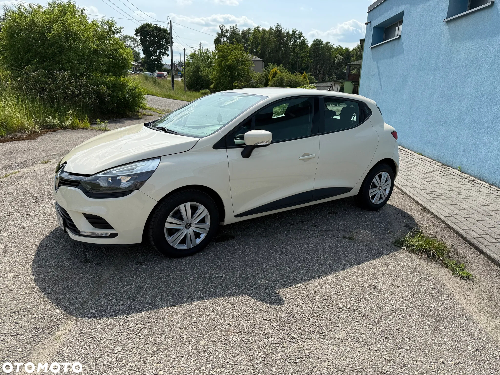 Renault Clio 1.2 16V 75 Life - 23