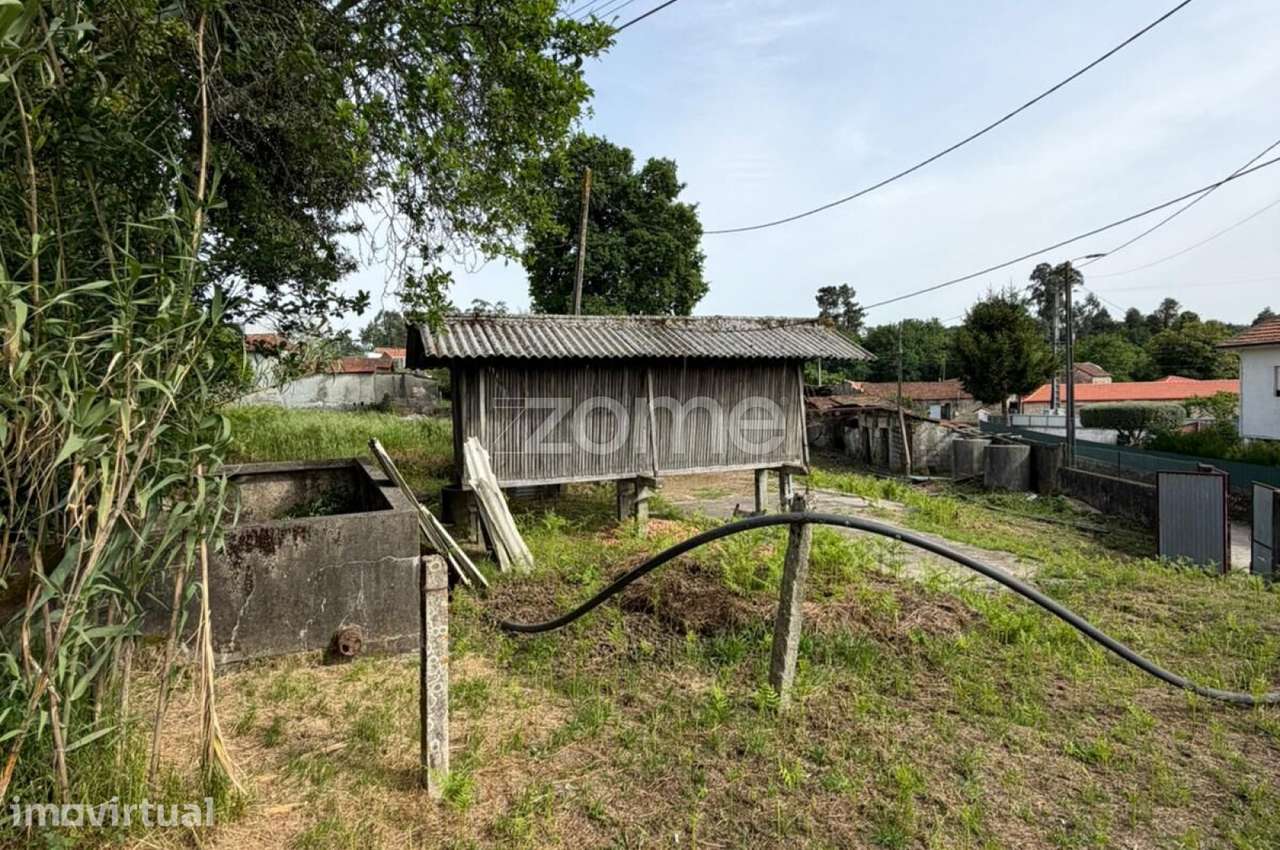 Casa para Restauro no centro de Paredes - Grande imagem: 4/19