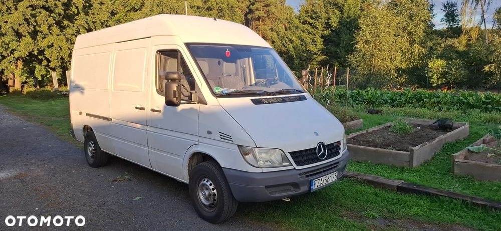 Mercedes-Benz Sprinter - 1
