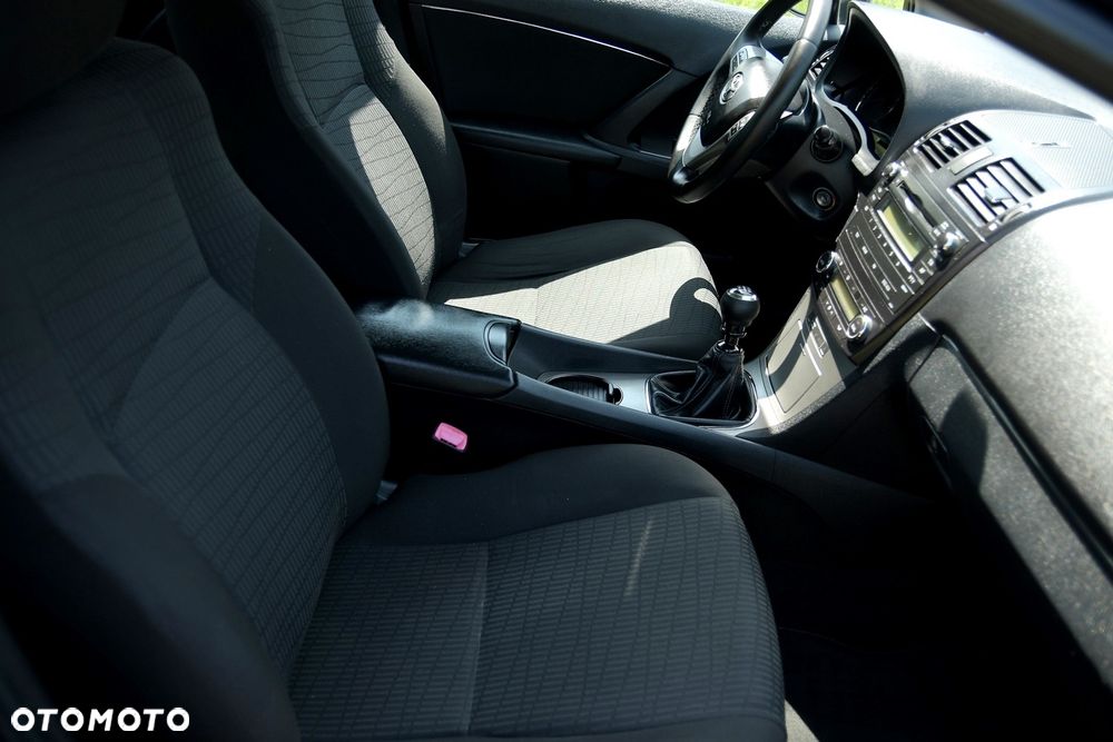 Toyota Avensis 1.8 Executive - 37