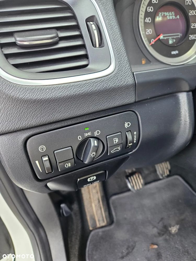 Volvo V60 D2 Kinetic - 13