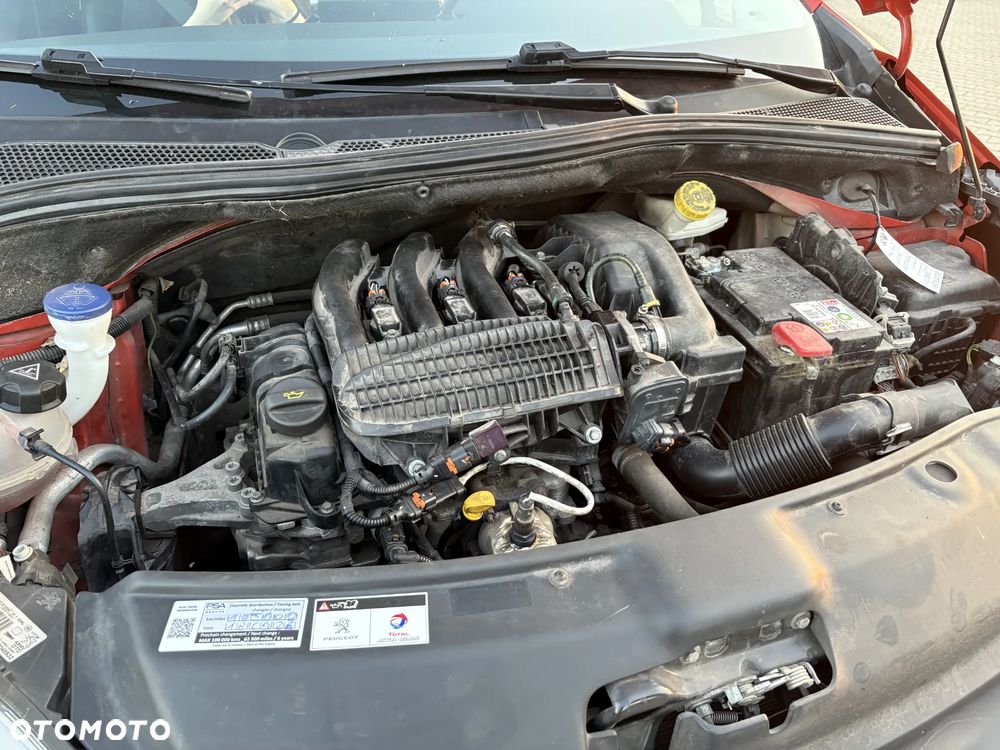 Peugeot 208 - 12