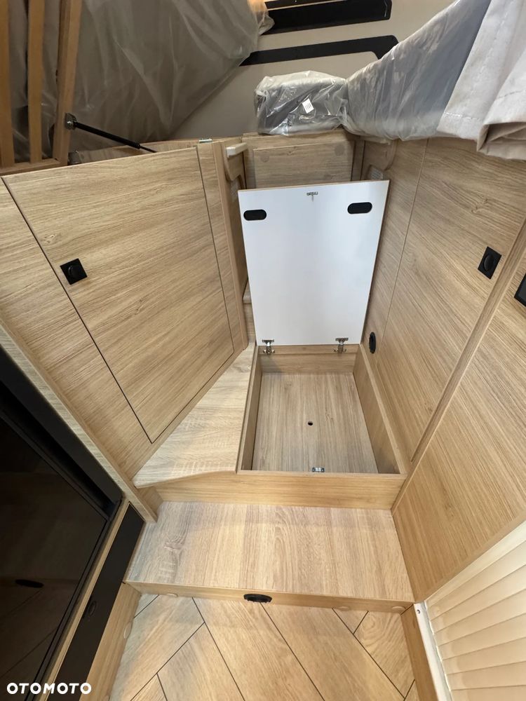 Ford Chausson 627 Titanium Line - 40