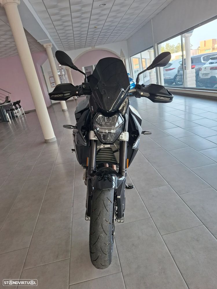 BMW F 900 R Triple Black - 3