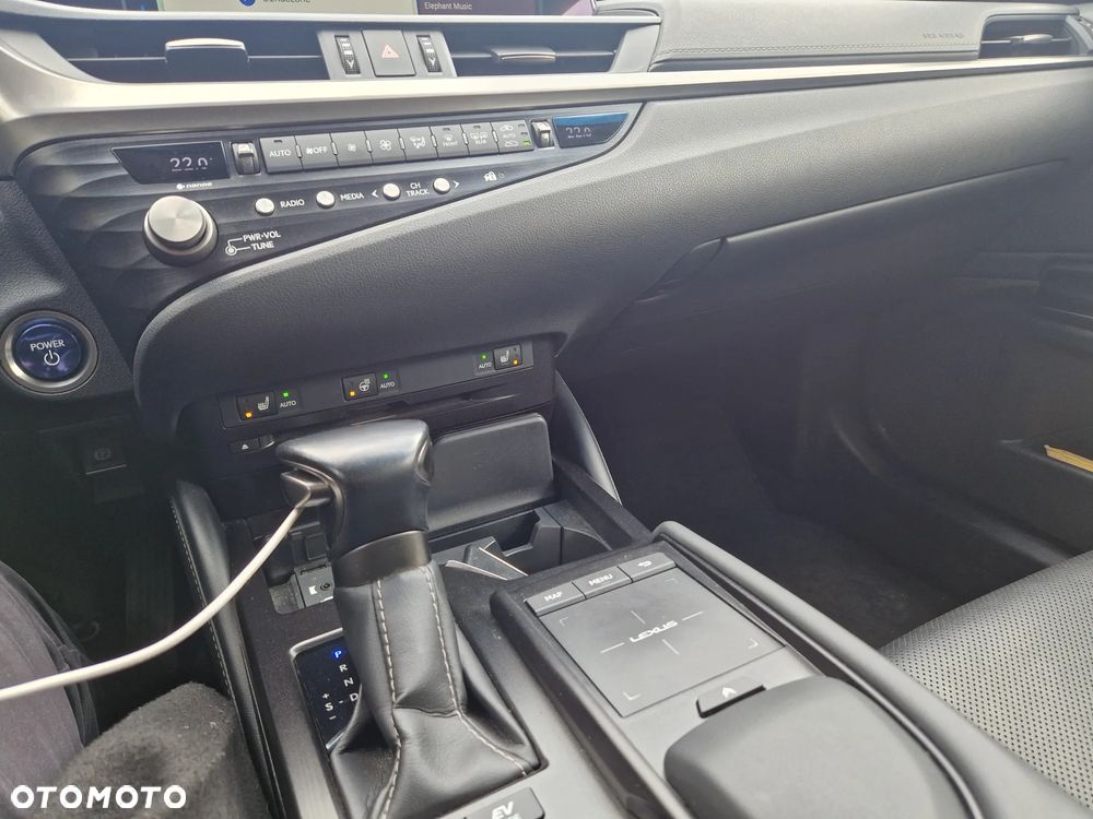 Lexus ES - 17