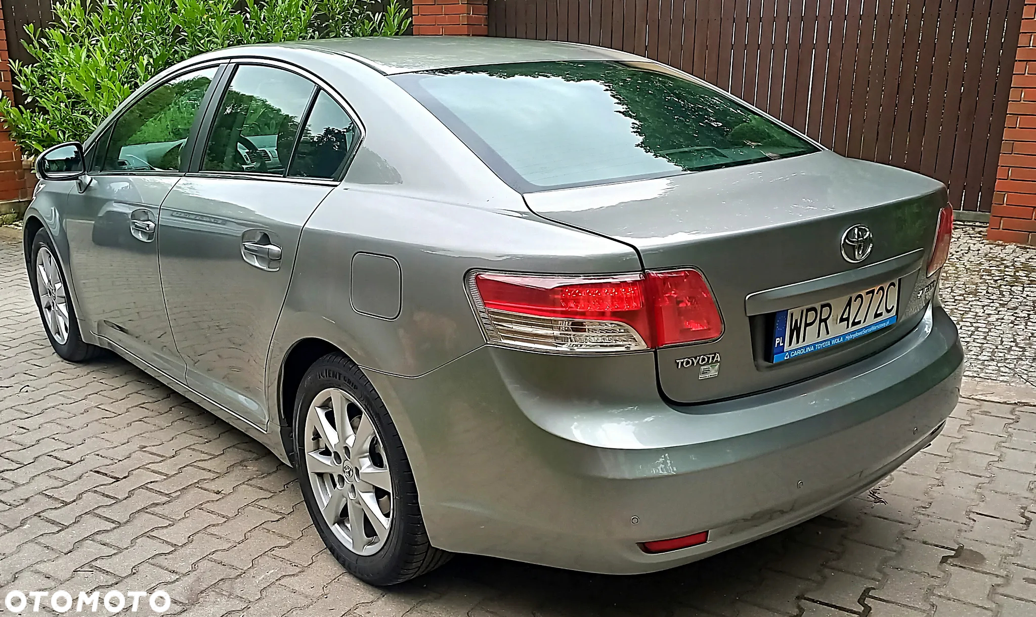 Toyota Avensis 2.0 D-4D Sol plus - 4