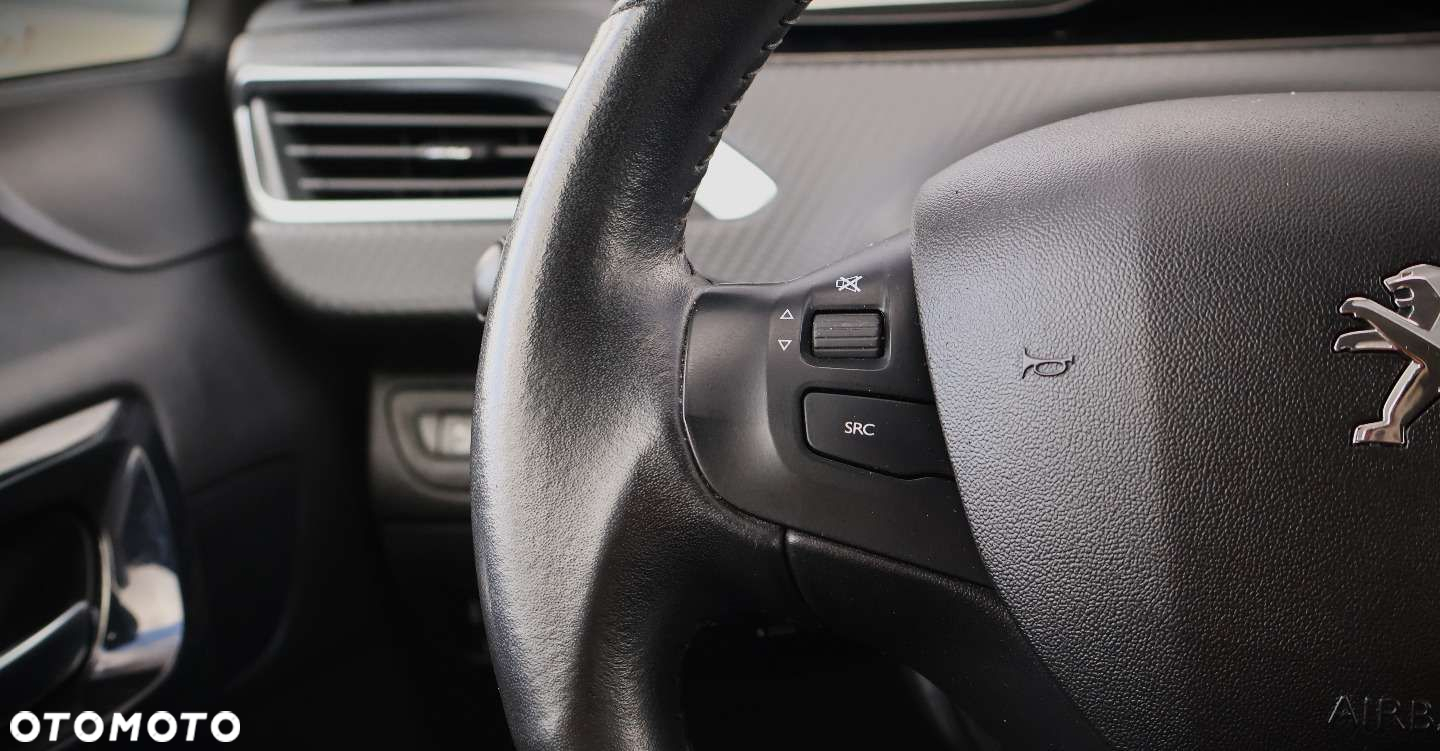 Peugeot 208 - 22