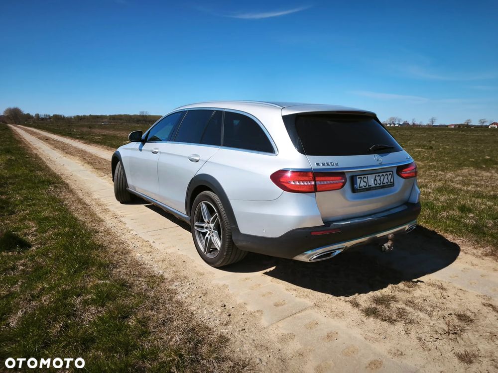 Mercedes-Benz Klasa E 220 d 4Matic 9G-TRONIC - 25