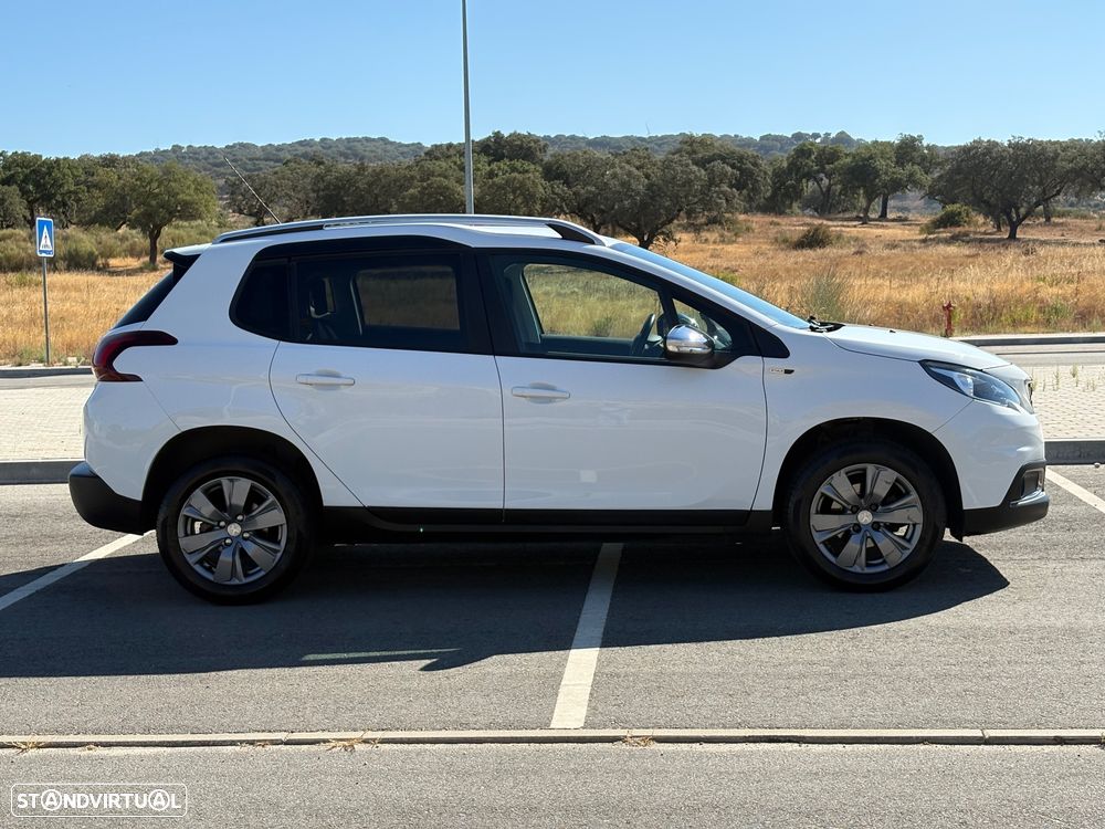 Peugeot 2008 1.2 PureTech Style - 4