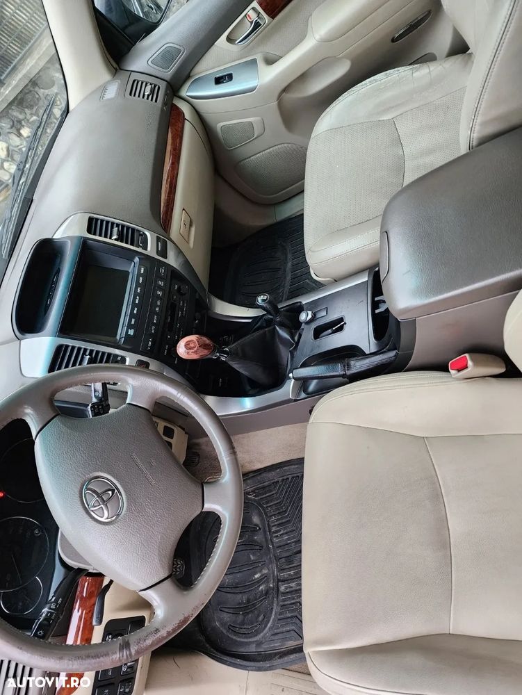 Toyota Land Cruiser - 4