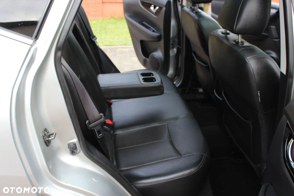 Nissan Qashqai 1.6 DCi Xtronic TEKNA - 18