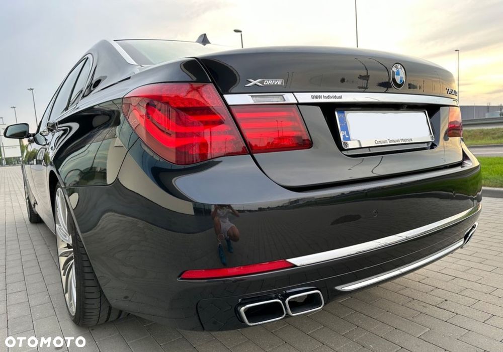 BMW Seria 7 750i L xDrive - 7