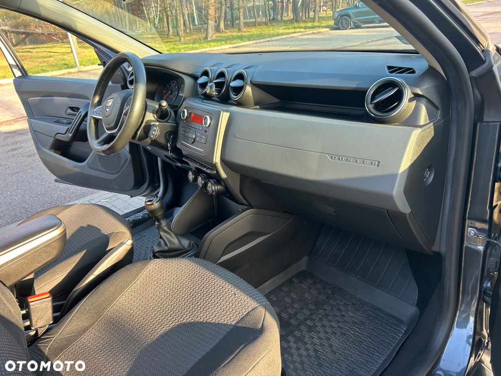 Dacia Duster 1.6 SCe Blackshadow S&S - 12