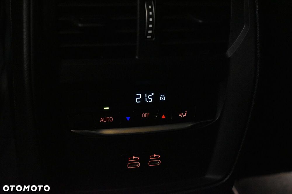 BMW Seria 3 320d xDrive mHEV sport - 23