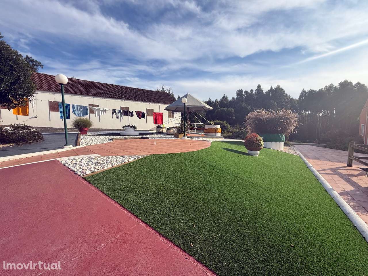 Quintinha com habitação, armazéns e terreno - Rio Maior - Grande imagem: 2/38