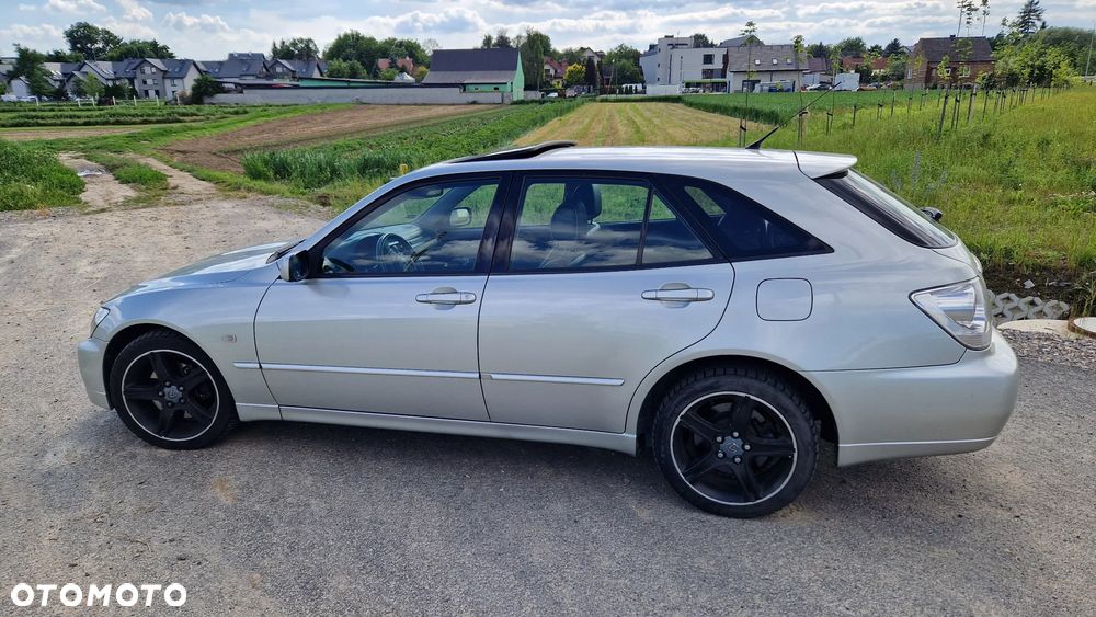 Lexus IS 300 Prestige - 4