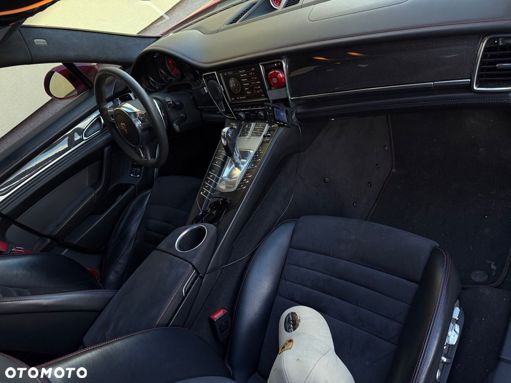 Porsche Panamera GTS - 9