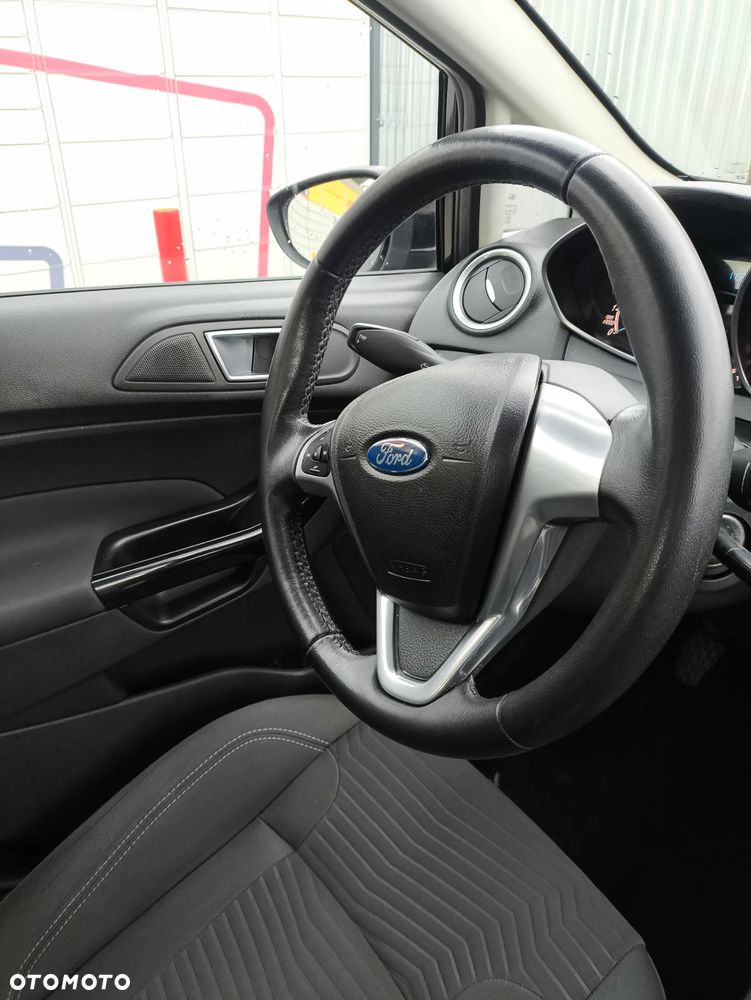 Ford Fiesta 1.25 Titanium X - 27