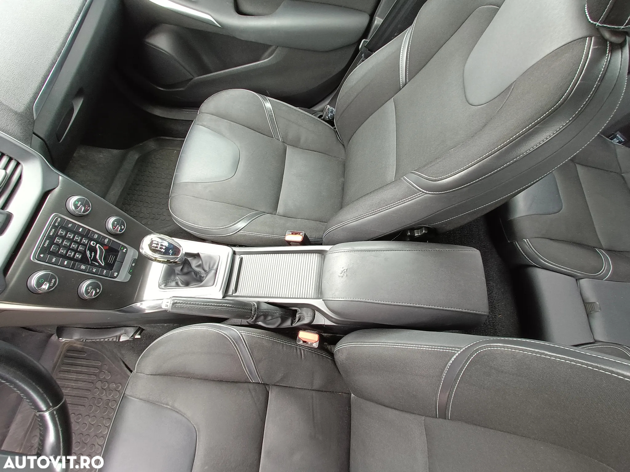 Volvo V40 D3 Momentum - 7