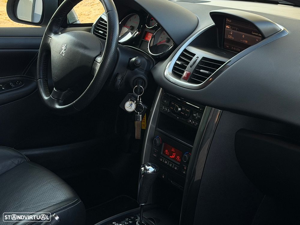 Peugeot 207 CC 120 VTi Auto Allure - 32