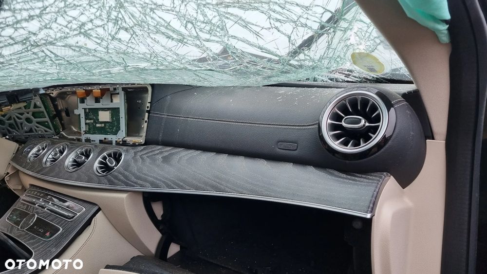 Mercedes-Benz CLS 400 d 4Matic 9G-TRONIC AMG Line - 19