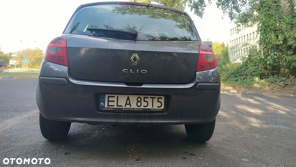 Renault Clio - 7