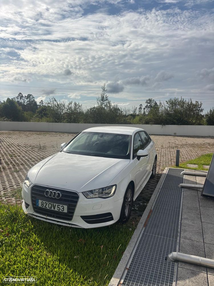 Audi A3 Sportback 1.6 TDI Attraction Ultra - 14