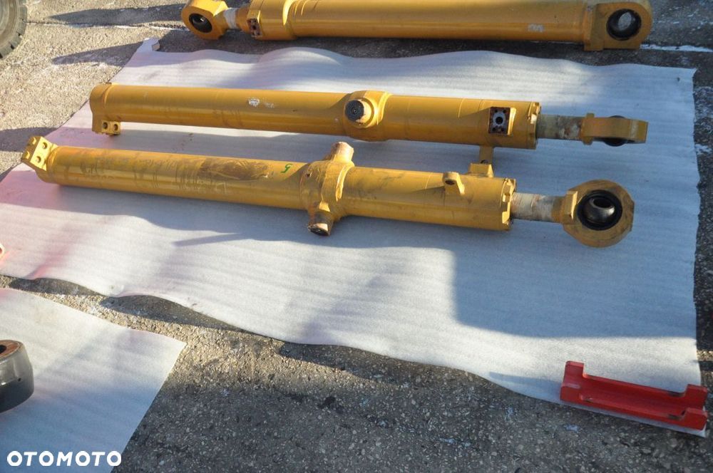 SIŁOWNIK HYDRAULICZNY DŁ. 151 CM NOWY !!!