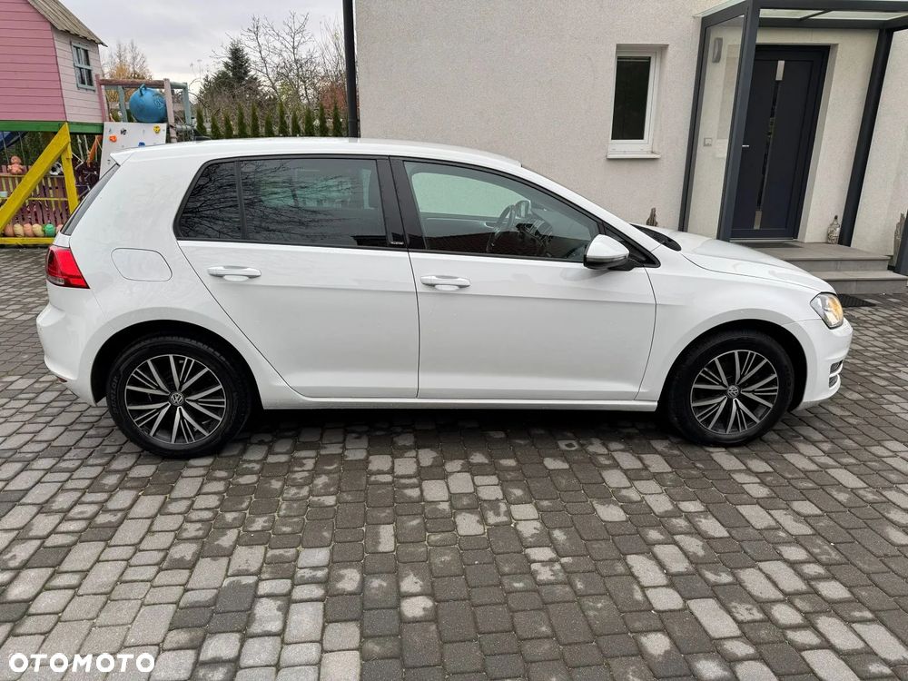 Volkswagen Golf - 5