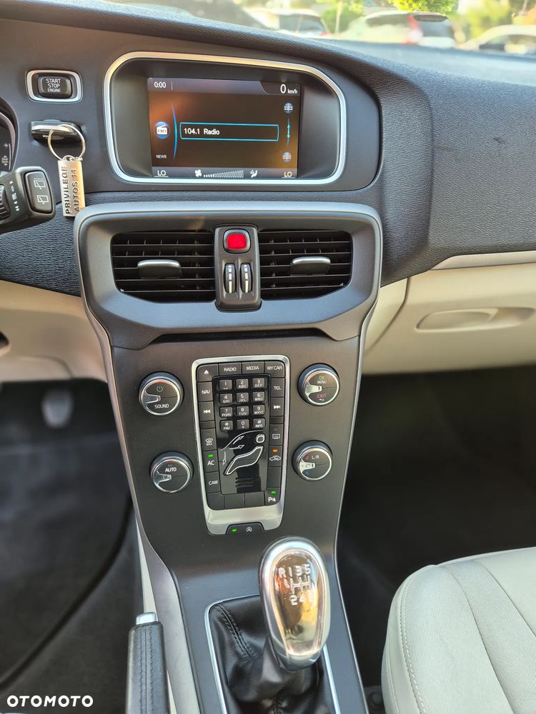 Volvo V40 - 27