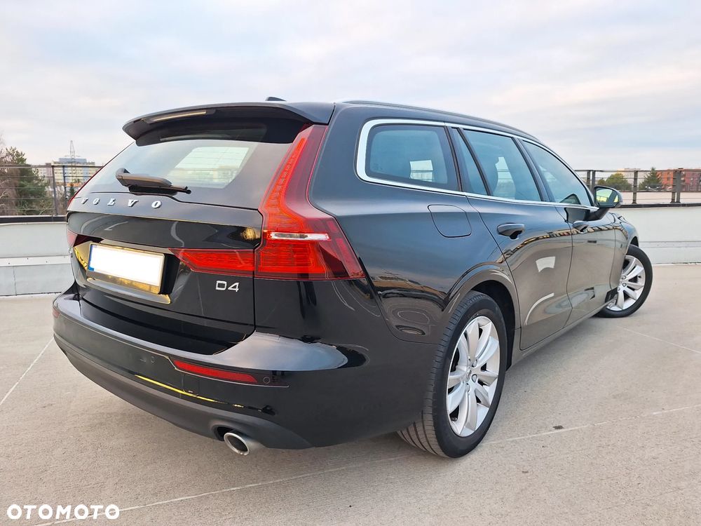 Volvo V60 D4 Momentum Pro - 11