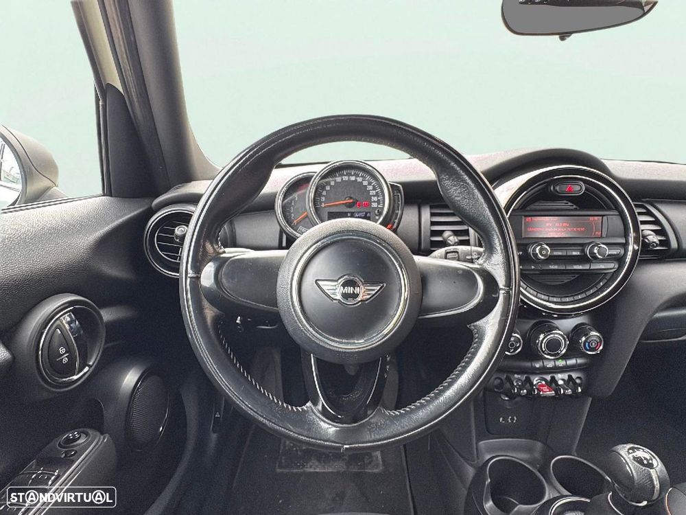 MINI 5 Portas One D - 12