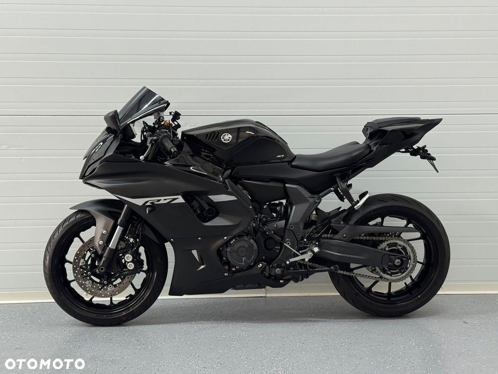 Yamaha R7 - 18