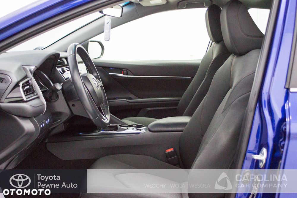 Toyota Camry - 10